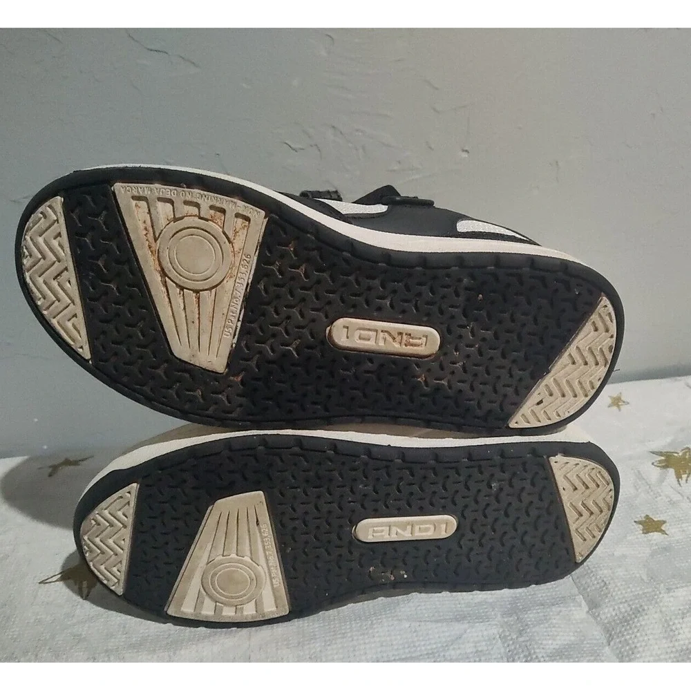 AND1 Girls Black & White‎ Low Platform Court Sneaker US Size 3